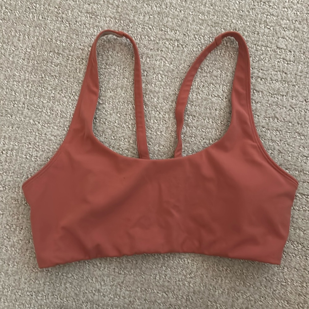 Vuori sports bra